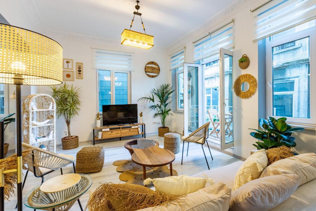 Апартаменты Exceptional Flat 1 Min To Metro & Galata Tower Стамбул Экстерьер фото